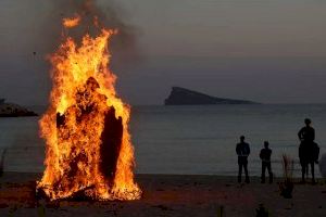 La Mare de Déu vuelve a resurgir de las cenizas en la recreación del Hallazgo