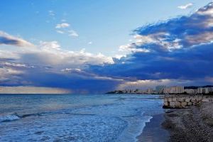 A las puertas de la nueva DANA: este lunes algún chubasco disperso y aumento de las nubes al final del día en la Comunitat Valenciana