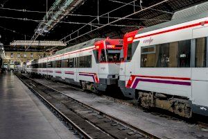 Obrin parcialment els trens de Rodalia de València després de la DANA: 112 busos cobriran els trams impracticables