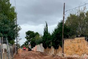 En marcha las obras de alcantarillado y pavimentación en la urbanización Sant Vicent