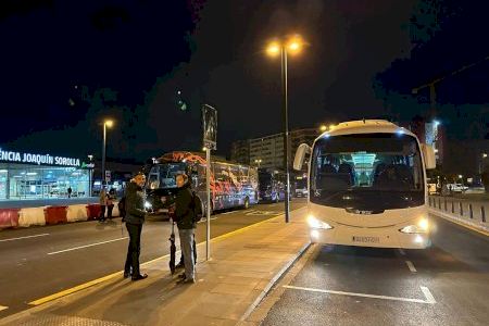 Renfe suspende el AVE y los trenes y buses de Cercanías de Valencia por el aviso de la DANA