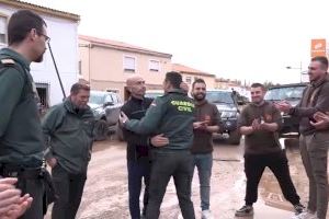 VÍDEO | La Guardia Civil agradece la valentía y ayuda del pueblo de Utiel durante la DANA: "Ellos también pusieron sus vidas en peligro"