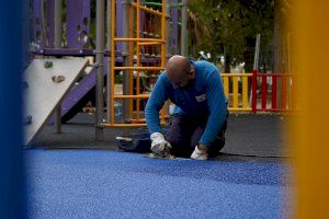 Ya están en marcha las obras de los parques infantiles de Xàtiva