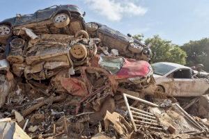 La DANA en cifras: 216 fallecidos, 100.000 coches destruidos y 650 kilómetros de carreteras arrasadas