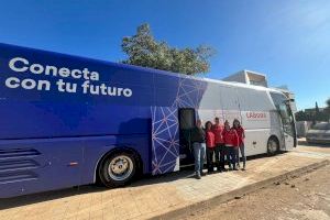 Labora desplaza seis oficinas móviles a la zona afectada por la Dana