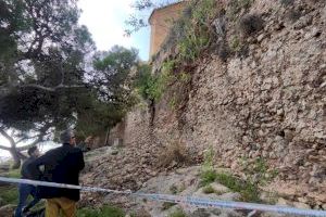 Cultura visita el Castillo de Cullera para asesorar en la intervención del derrumbe parcial de la muralla por las lluvias