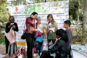 Begoña Carrasco visita la Jornada Conmemorativa de los Derechos de la Infancia y la Adolescencia en el Parque Ribalta