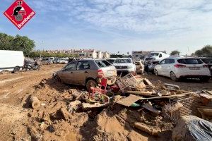 El peligro del polvo acecha ahora  la 'zona cero' de la DANA de Valencia