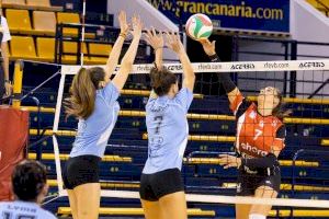 Los equipos de superliga2 femenina y masculina del Xàtiva voleibol no consiguen puntuar en sus partidos en Canarias y contra Roquetes.