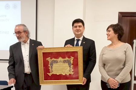 El científic i emprenedor Javier García rep un homenatge per la seua trajectòria en el Dia de la Química