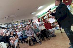 La poesía, la música y el discurso vegano confluyeron en la presentación de «Los hijos de Romeo y Julieta» en la librería Argot