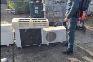 La Guardia Civil investiga una vivienda utilizada para el tráfico ilegal de gases refrigerantes en Torrevieja