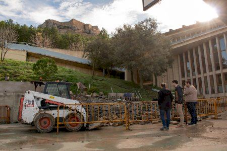 El Ayuntamiento de Morella habilitado un nuevo espacio verde en el patio del CEIP Virgen de Vallivana