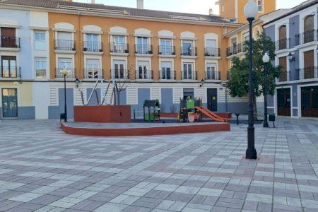 La plaza de Las Malvas inicia su cambio estético y la ampliación de su superficie ajardinada