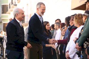 Los Reyes visitan Utiel, el primer pueblo arrasado por la Dana