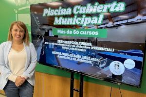 Petrer da a conocer las fechas de inscripción para los más de 60 cursos de natación en la nueva piscina cubierta municipal