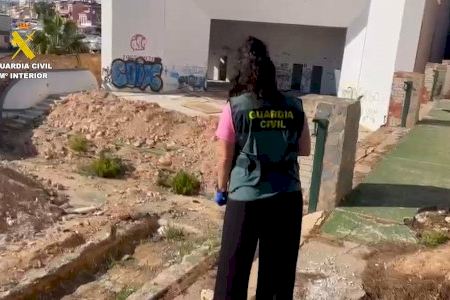 VÍDEO | Macabre troballa a Torrevella: troben un cadàver en un lloc abandonat