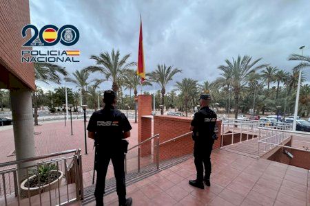 Un Policía Nacional fuera de servicio salva la vida a una mujer en una concentración motera en Elche