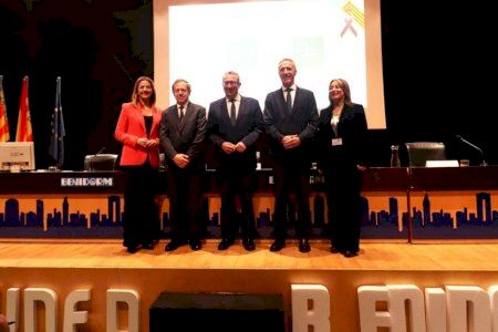 Benidorm acoge el acto de apertura del curso académico de la UNED en el 30 aniversario de su sede en la ciudad