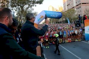 La Benidorm Half 2024 bate su récord de participación y convierte la ciudad en una fiesta del deporte