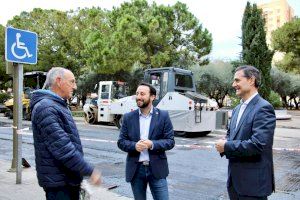 Castellón avanza con el asfaltado de Cantó de Castalia y el lunes suma un tramo de la Avenida Hermanos Bou