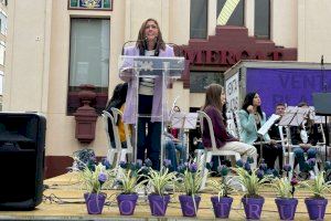 Más de 600 alumnos marchan en Almassora para concienciar sobre la necesidad de prevenir la violencia contra las mujeres