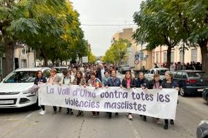 La Vall d'Uixó marcha contra la violencia de género con motivo del 25 de noviembre