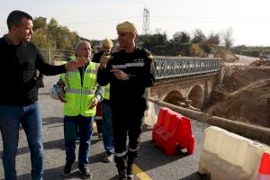 La Diputación y la UME abren el puente de Buñol también para vehículos pesados