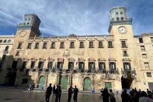 Alicante aprueba el proyecto de emergencia para la protección de las torres del edificio consistorial