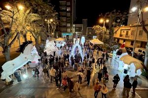 La Pobla de Farnals dona la benvinguda a Nadal amb la VII edició de la Cavalcada Il·luminada