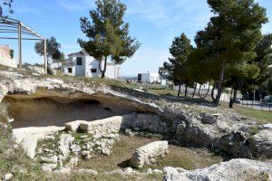 Benitatxell organiza un voluntariado arqueológico en el yacimiento de la Cova de les Bruixes