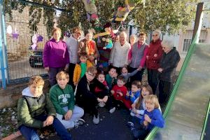 Torre d’en Besora construye un árbol de los deseos contra la violencia de género