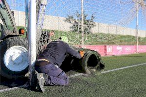 Comencen els treballs de substitució de la gespa artificial i el sistema de reg de l'estadi Nou Camp de Morvedre