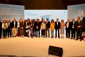 Reconocimiento especial al Certamen Internacional de Habaneras y Polifonía de Torrevieja en los  IV Premios a la Cultura Alicantina