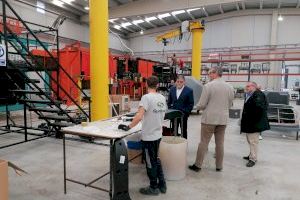 El equipo de Gobierno de Villena visita las nuevas instalaciones de la empresa de contenedores y productos plásticos Rototank