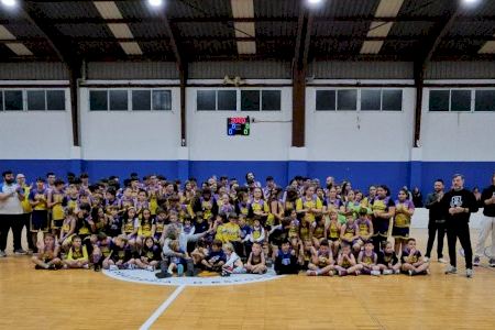 L’Escola de Bàsquet de L’Olleria presenta la seua cantera amb 3 equips femenins