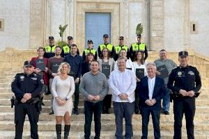 14 trabajadores toman posesión de su plaza de funcionario en La Nucía