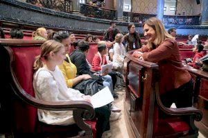 Más de 120 alumnos y alumnas de Primaria han llevado al Pleno Municipal sus propuestas sobre los barrios de València