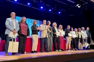 Villena reconoce a los estudiantes con mejor expediente y al profesorado jubilado