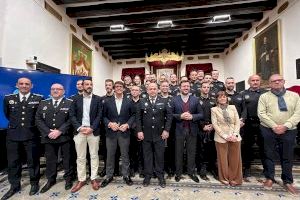 Más de una treintena de agentes y oficiales de la Policía Local de Elche toman posesión del cargo