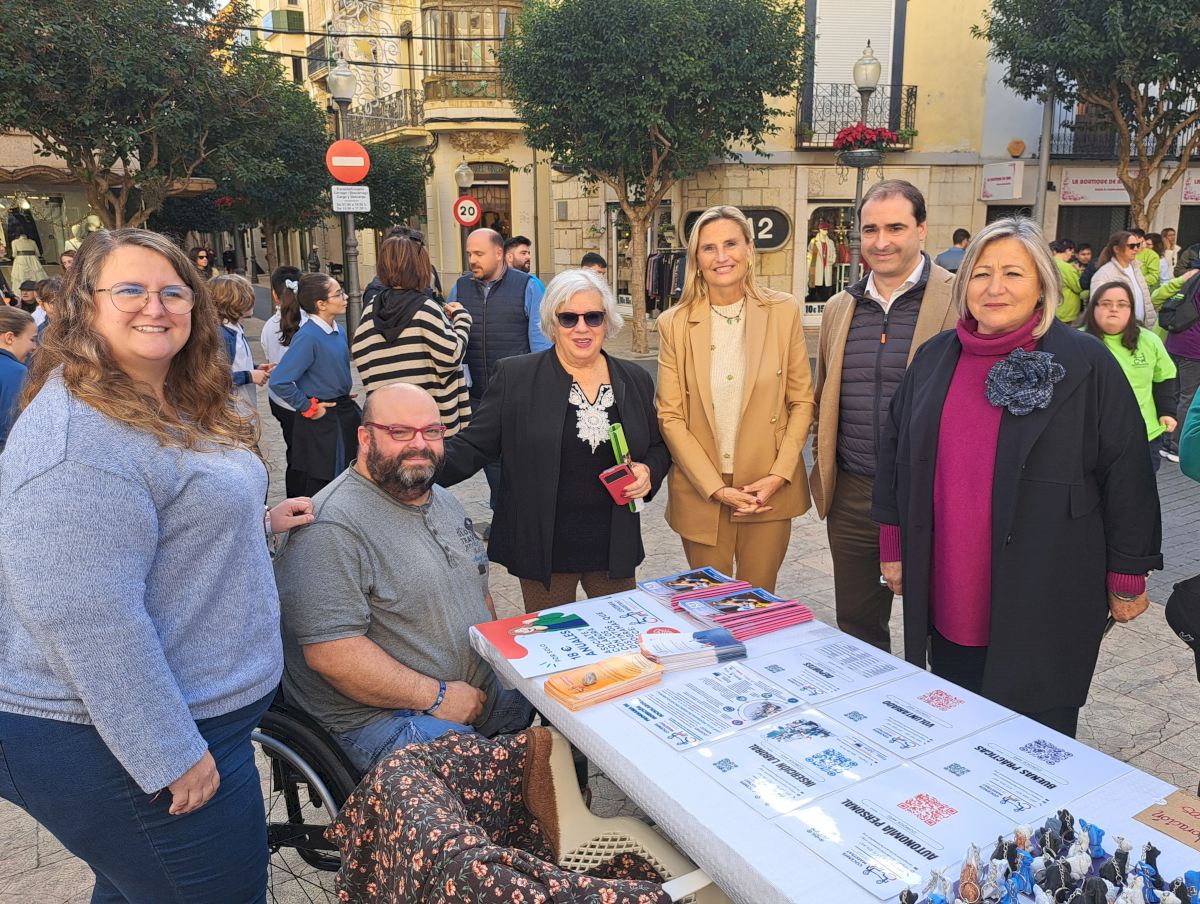 La Delegada Del Consell En Castell N Visita Vinar S Y Participa En El