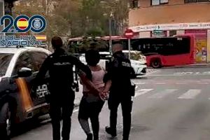 Encerrada, humillada y pidiendo ayuda: la impactante historia de una mujer retenida en Valencia