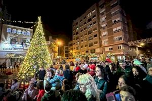 Onda ilumina la Navidad con el tradicional encendido de luces y la bendición del Belén Municipal