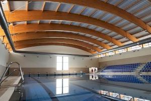 El próximo lunes 9 de diciembre Deportes activa la adquisión de los abonos para el baño libre de la piscina cubierta de Petrer