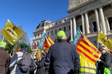 Agricultores valencianos en pie de guerra: la protesta que promete sacudir Madrid por las ayudas de la DANA