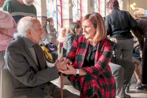 Catalá califica de “grandes tesoros” a las 34 personas centenarias homenajeadas en el Palacio de la Exposición