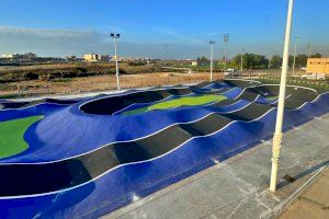 Santa Pola estrena este sábado su nueva pista de pumptrack y el rocódromo