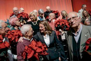 El Ayuntamiento de Castellón rinde homenaje a las personas mayores de la ciudad en el tradicional brindis navideño