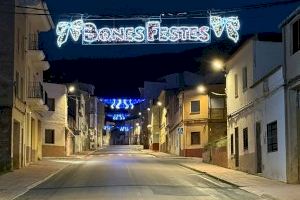 Vilafamés estrena luminaria festiva eficiente para celebrar la Navidad y las Fiestas Patronales