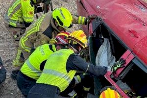 Un greu accident en l'A-70 deixa un ferit després d'eixir-se de la via i donar diverses voltes de campana amb el cotxe